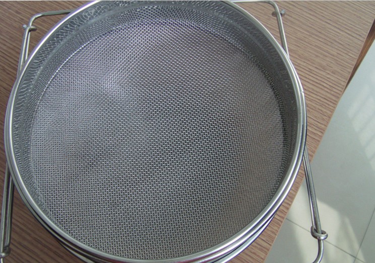 不銹鋼過(guò)濾網(wǎng)選購(gòu)時(shí)要注意什么